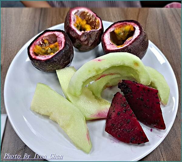 《桃園牛排》饗厚牛排399元義式百匯自助吧吃到飽免服務費/ 《桃園牛排》饗厚牛排399元義式百匯自助吧吃到飽免服務費/