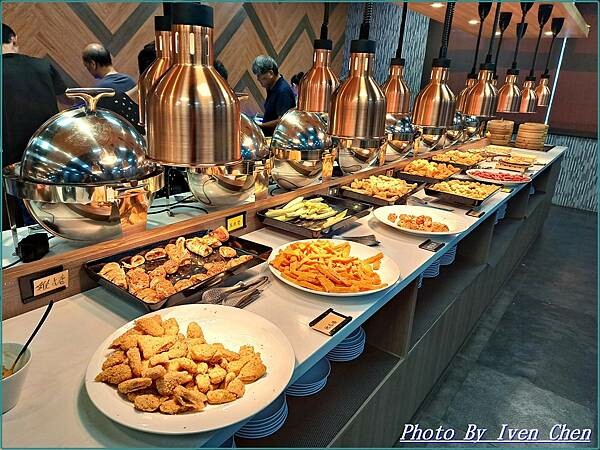 《桃園牛排》義式百匯自助吧吃到飽/ 『饗厚牛排』 Iven 《桃園牛排》義式百匯自助吧吃到飽/ 『饗厚牛排』 Iven