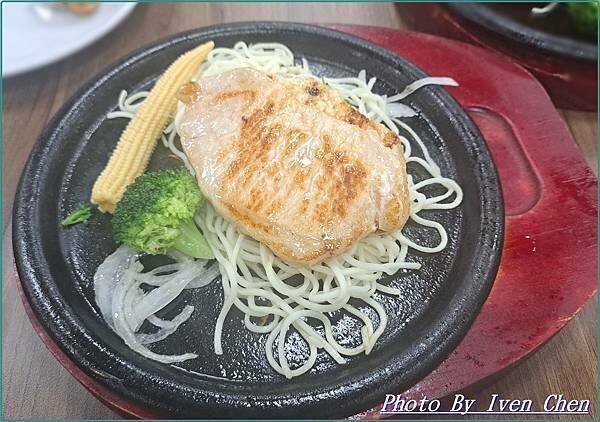 《桃園牛排》桃園牛排自助百匯吃到飽餐廳/ 『饗厚牛排』 I 《桃園牛排》桃園牛排自助百匯吃到飽餐廳/ 『饗厚牛排』 I