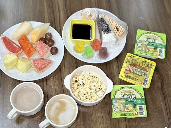 桃園市桃園區[桃園美食] 饗厚牛排-桃園店 $399自助吧吃到飽 加購牛排+$49起！#桃園吃到飽 @蛋寶趴趴go