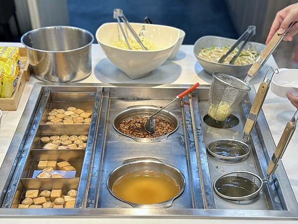 桃園市桃園區[桃園美食] 饗厚牛排-桃園店 $399自助吧吃到飽 加購牛排+$49起！#桃園吃到飽 @蛋寶趴趴go