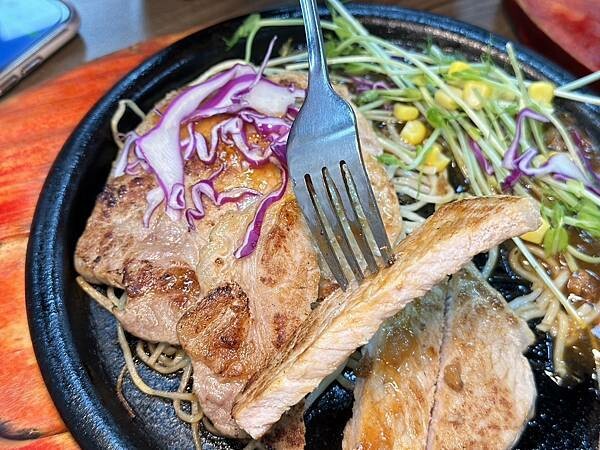 桃園市桃園區[桃園美食] 饗厚牛排-桃園店 $399自助吧吃到飽 加購牛排+$49起！#桃園吃到飽 @蛋寶趴趴go