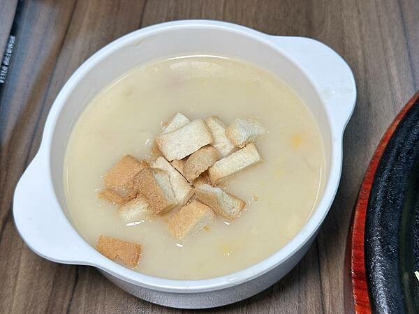 桃園市桃園區[桃園美食] 饗厚牛排-桃園店 $399自助吧吃到飽 加購牛排+$49起！#桃園吃到飽 @蛋寶趴趴go