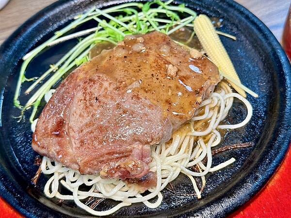 桃園市桃園區[桃園美食] 饗厚牛排-桃園店 $399自助吧吃到飽 加購牛排+$49起！#桃園吃到飽 @蛋寶趴趴go