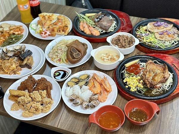 桃園市桃園區[桃園美食] 饗厚牛排-桃園店 $399自助吧吃到飽 加購牛排+$49起！#桃園吃到飽 @蛋寶趴趴go