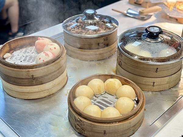 桃園市桃園區[桃園美食] 饗厚牛排-桃園店 $399自助吧吃到飽 加購牛排+$49起！#桃園吃到飽 @蛋寶趴趴go