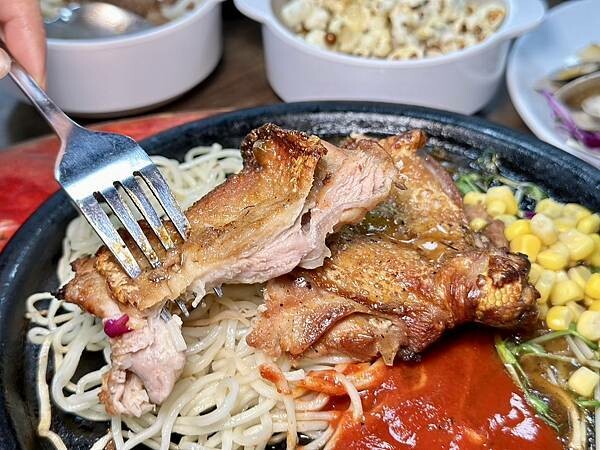 桃園市桃園區[桃園美食] 饗厚牛排-桃園店 $399自助吧吃到飽 加購牛排+$49起！#桃園吃到飽 @蛋寶趴趴go