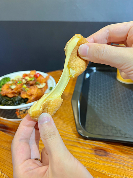 【台北信義區美食】炸鷄大獅-台北醫大店 x 大獅蓋飯真的讚,