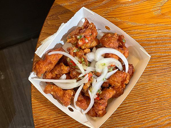 【台北信義區美食】炸鷄大獅-台北醫大店 x 大獅蓋飯真的讚,