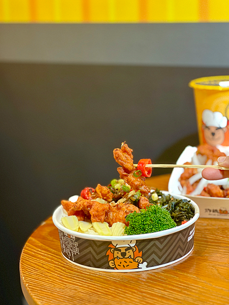 【台北信義區美食】炸鷄大獅-台北醫大店 x 大獅蓋飯真的讚,