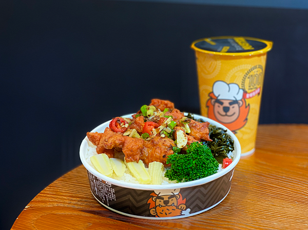 【台北信義區美食】炸鷄大獅-台北醫大店 x 大獅蓋飯真的讚,