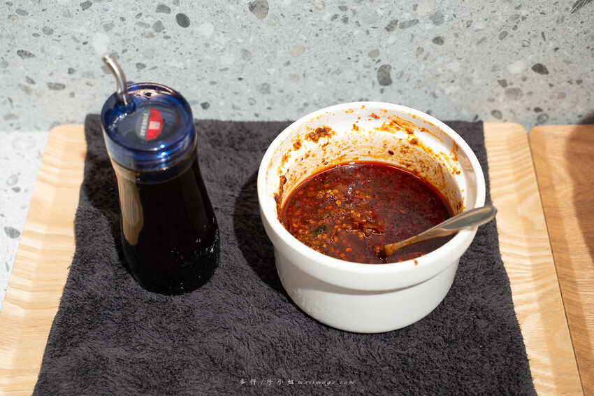 手川屋 麵專製 SHOU CHUAN WU｜台北中山捷運站旁的四川風味麻辣牛肉麵專賣店，新開幕的優秀麵店網路評價4.9