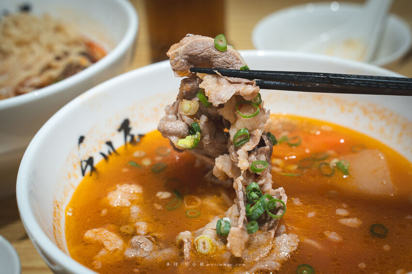 手川屋 麵專製 SHOU CHUAN WU｜台北中山捷運站旁的四川風味麻辣牛肉麵專賣店，新開幕的優秀麵店網路評價4.9