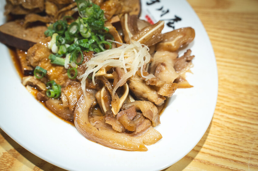 手川屋 麵專製 SHOU CHUAN WU｜台北中山捷運站旁的四川風味麻辣牛肉麵專賣店，新開幕的優秀麵店網路評價4.9