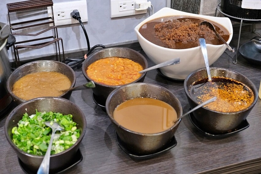 台南火鍋【九鼎鍋開元店】24小時營業平價火鍋,30種風味湯底 台南火鍋【九鼎鍋開元店】24小時營業平價火鍋,30種風味湯底