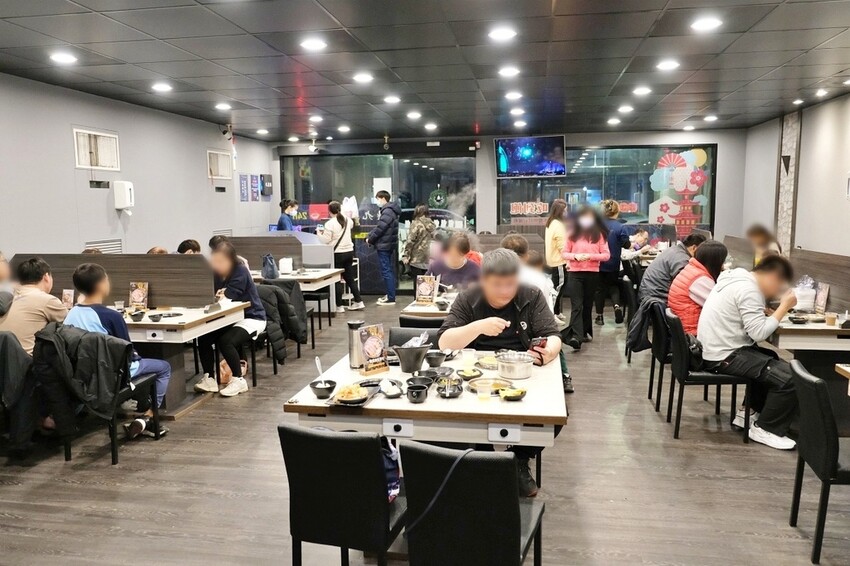 台南火鍋【九鼎鍋開元店】24小時營業平價火鍋,30種風味湯底 台南火鍋【九鼎鍋開元店】24小時營業平價火鍋,30種風味湯底