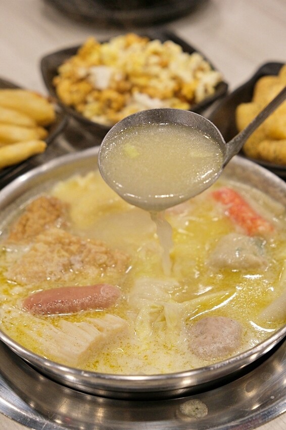 台南火鍋【九鼎鍋開元店】24小時營業平價火鍋,30種風味湯底 台南火鍋【九鼎鍋開元店】24小時營業平價火鍋,30種風味湯底