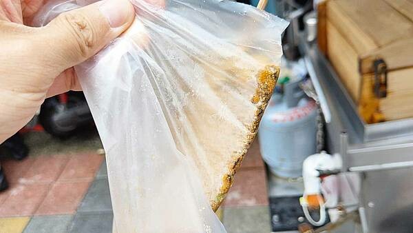 華陰街豬血糕｜１隻只要２５元後火車站超便宜豬血糕