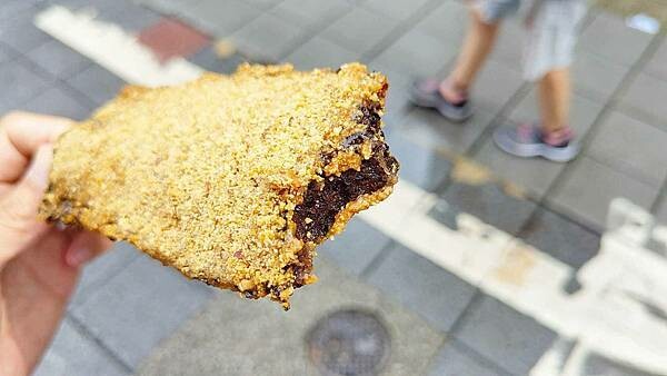 華陰街豬血糕｜１隻只要２５元後火車站超便宜豬血糕