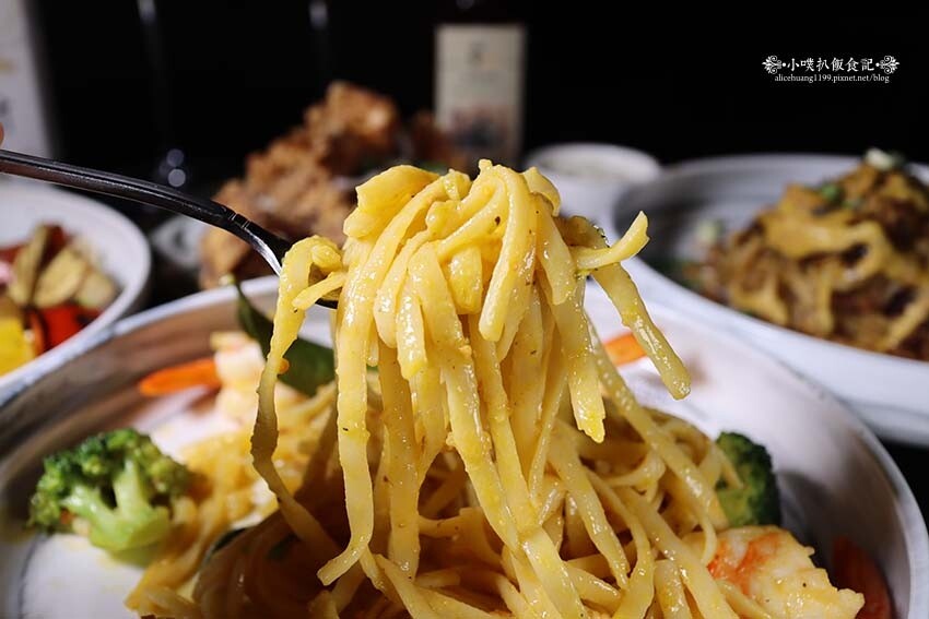 【台北餐酒館推薦】『In Bottle 平玖餐酒館』近台北101/世貿站/信義區聚會餐酒館/絕美華麗瓶裝酒酒牆/繽紛