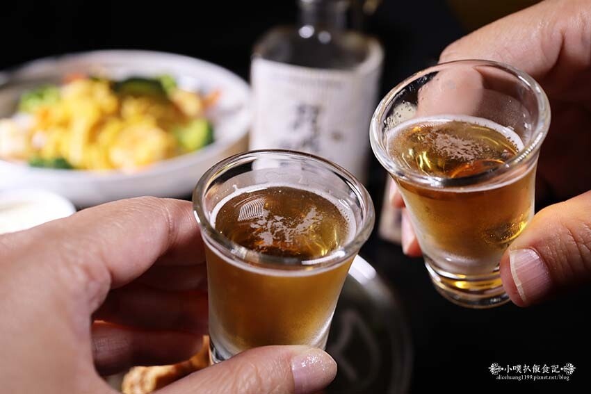 【台北餐酒館推薦】『In Bottle 平玖餐酒館』近台北101/世貿站/信義區聚會餐酒館/絕美華麗瓶裝酒酒牆/繽紛