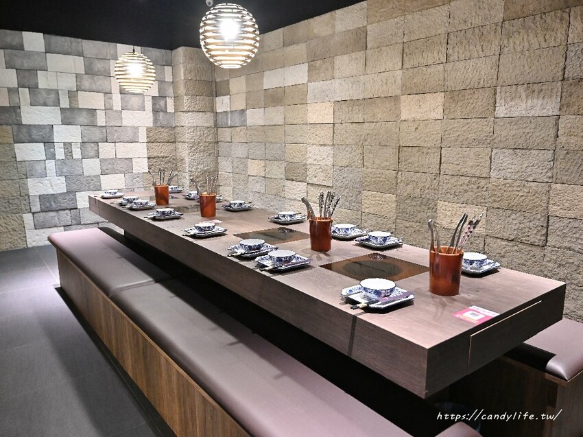 鼎湘鍋物｜這間火鍋好狂～除了日本A5和牛竟然還吃得到鱷魚肉！還有蔬菜、冰淇淋、咖啡、飲品自助吧吃到飽～