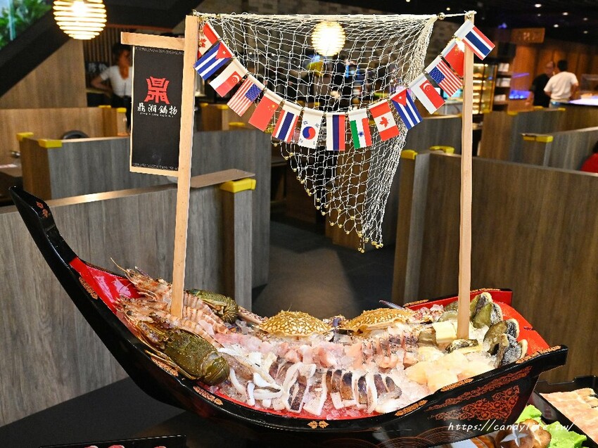 鼎湘鍋物｜這間火鍋好狂～除了日本A5和牛竟然還吃得到鱷魚肉！還有蔬菜、冰淇淋、咖啡、飲品自助吧吃到飽～