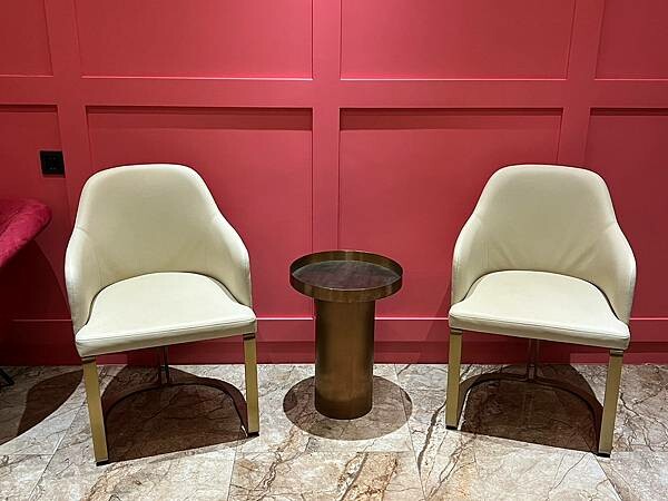 (台中汽車旅館)朵茉行館~超奢華豪宅式藝術酒店!進口高檔設備