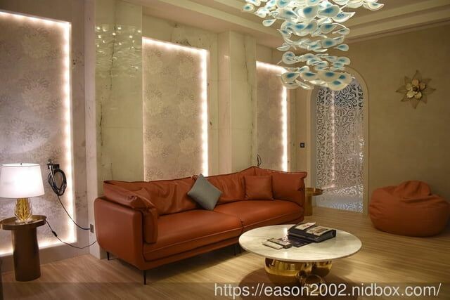 台中汽車旅館推薦 | 朵茉行館 813 房 結合中東豪華元素與當代設計的精髓 私人KTV 超大大理石浴缸 舒適的休息空間 奢華渡假天堂 - 就是這樣。吃喝玩樂。愛漂亮部落格 - FashionGui