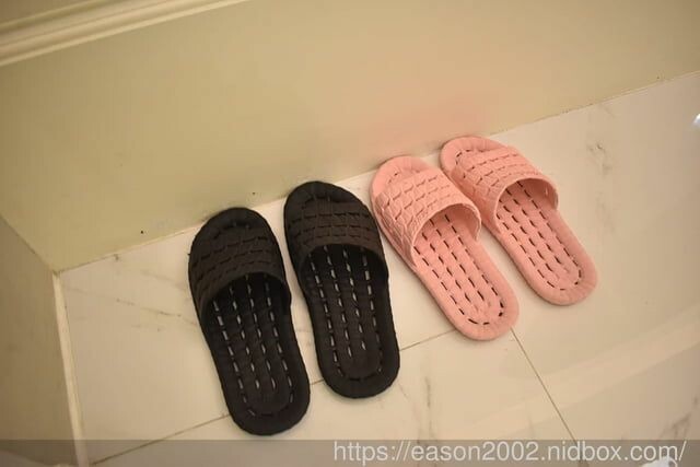 台中汽車旅館推薦 | 朵茉行館 813 房 結合中東豪華元素與當代設計的精髓 私人KTV 超大大理石浴缸 舒適的休息空間 奢華渡假天堂 - 就是這樣。吃喝玩樂。愛漂亮部落格 - FashionGui