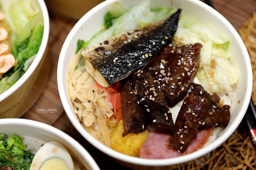 用心製作的日式美味飯盒！激推人氣雙拼海陸丼 下飯又飽足 台中外帶便當推薦 |燒弁丼日式手作便當-漢口店