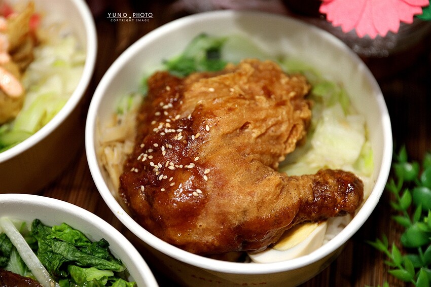 用心製作的日式美味飯盒！激推人氣雙拼海陸丼 下飯又飽足 台中外帶便當推薦 |燒弁丼日式手作便當-漢口店
