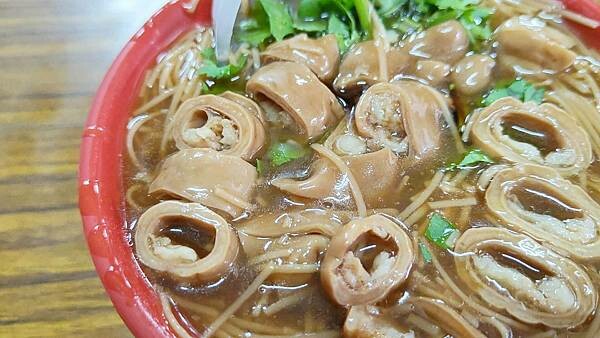 車路頭油飯｜２０元油飯，絕無佳有的銅板價格，晚來還會吃不到