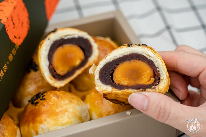 台北市松山區陳耀訓蛋黃酥 | 比演唱會門票還難搶!一顆近百的蛋黃酥界愛馬仕,好吃在哪~