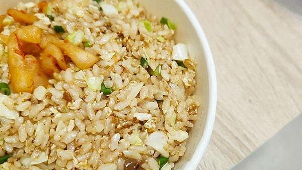 武食堂｜用餐時間要等半小時以上才能吃到的炒飯店