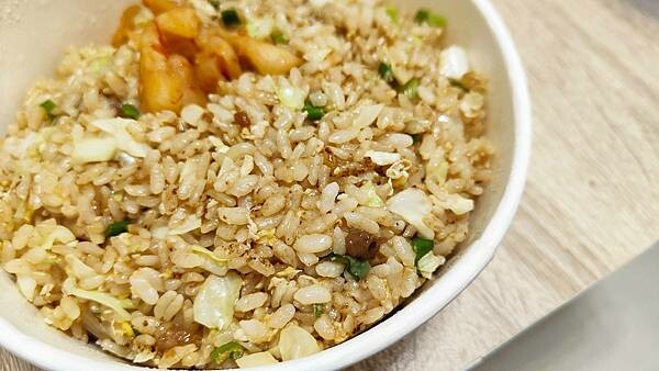 武食堂｜用餐時間要等半小時以上才能吃到的炒飯店