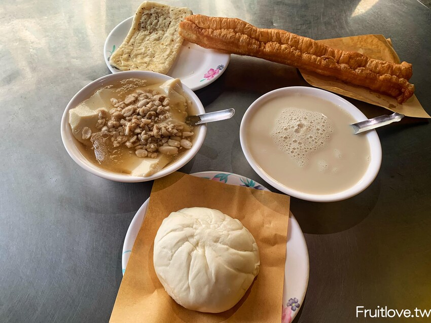 太平路82號早點豆花店⟩在地傳統早餐，早上就是要來一碗綿密細緻、濃郁豆香的花生豆花-台中北區美食 @果果愛Fruitlove