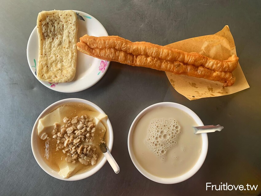 太平路82號早點豆花店⟩在地傳統早餐，早上就是要來一碗綿密細緻、濃郁豆香的花生豆花-台中北區美食 @果果愛Fruitlove