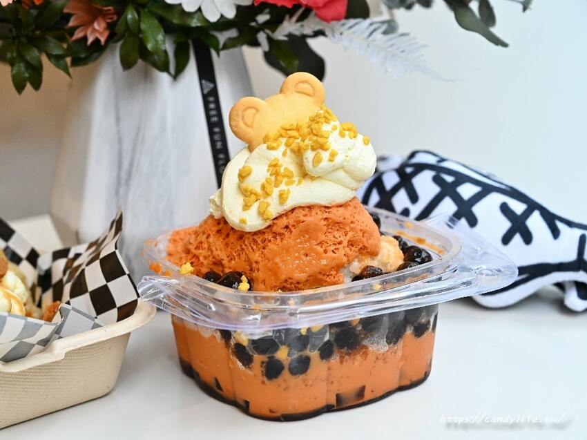 Fruit Rock搖滾水果&摸魚可頌｜台中文青小店，台中必吃可朗芙在這裡！還有美到不行的雪花冰～