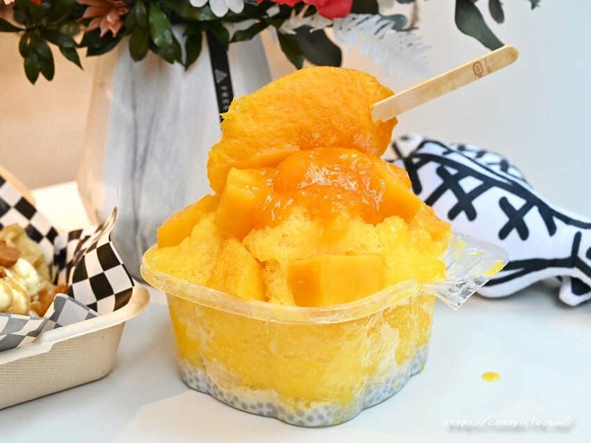 Fruit Rock搖滾水果&摸魚可頌｜台中文青小店，台中必吃可朗芙在這裡！還有美到不行的雪花冰～