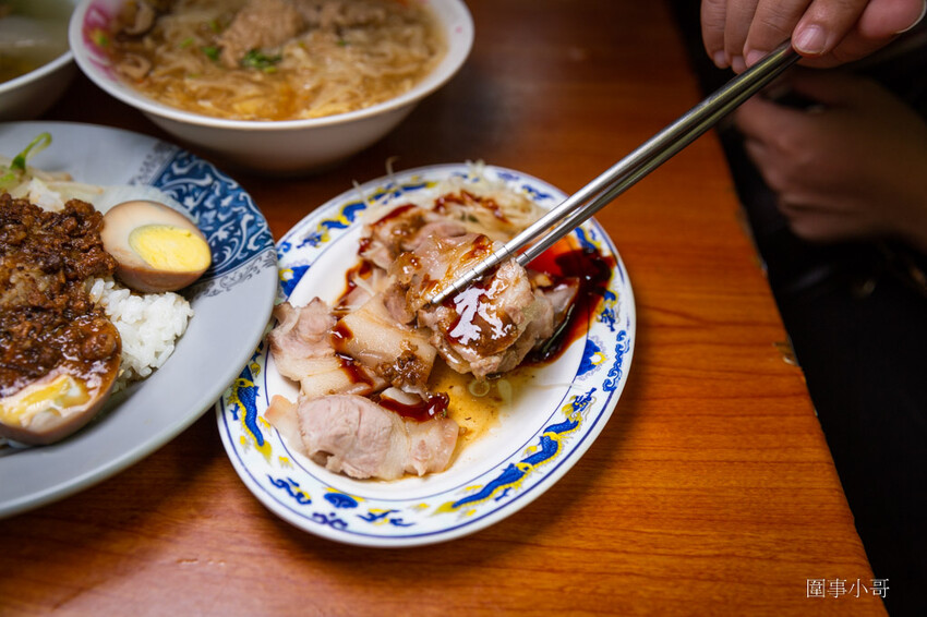 桃園大湳市場美食推薦-蔡家北港肉羹！堅持不使用味精～湯頭的清甜都來自於食材本身！便宜又好吃的肉羹就在這啦～ @圍事小哥的幸福相框