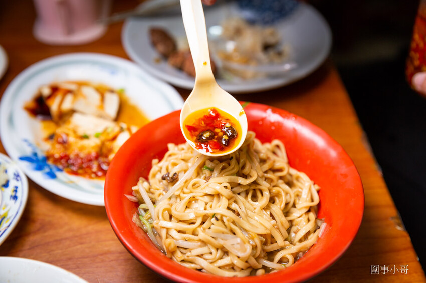桃園大湳市場美食推薦-蔡家北港肉羹！堅持不使用味精～湯頭的清甜都來自於食材本身！便宜又好吃的肉羹就在這啦～ @圍事小哥的幸福相框