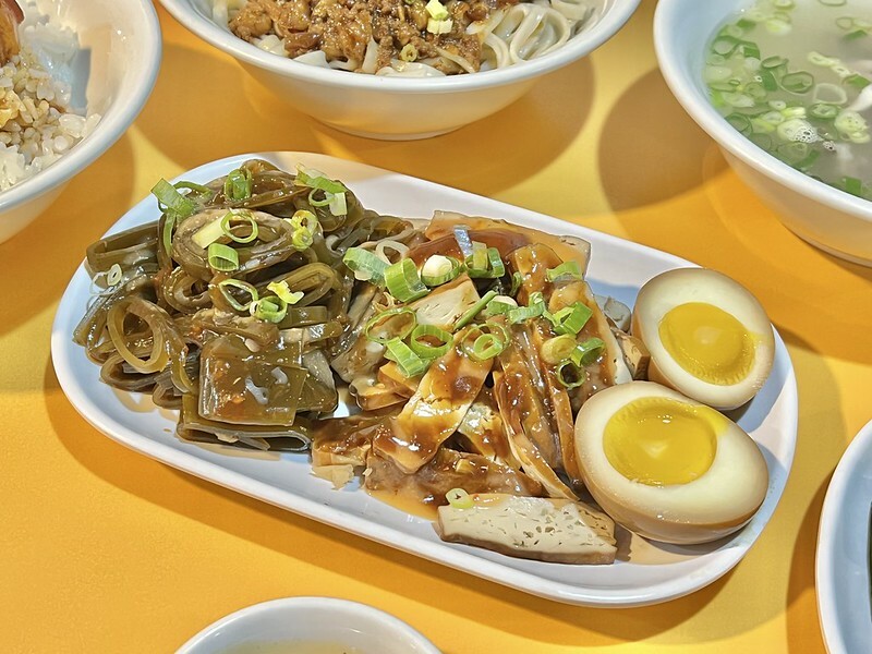 +(宜蘭小吃)銷魂食堂~宜蘭超高CP值小吃推薦!瓜仔雞麵甘甜美味、獨創肉麻飯香麻涮嘴~銷魂食堂菜單