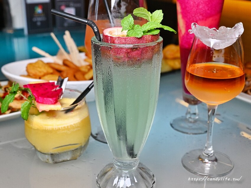 331音樂飛鏢餐酒館｜台中特色餐酒館，將調酒結合台灣菜，還有厲害駐唱歌手及飛鏢機