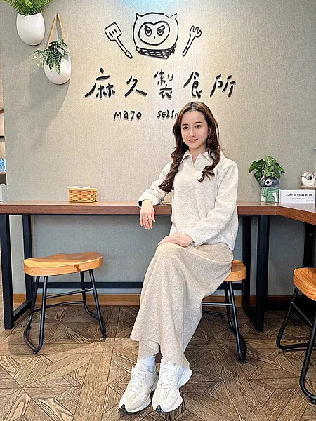 【桃園美食】中原平價小資百元出頭日式洋食|厚切豬排&炸蝦咖哩