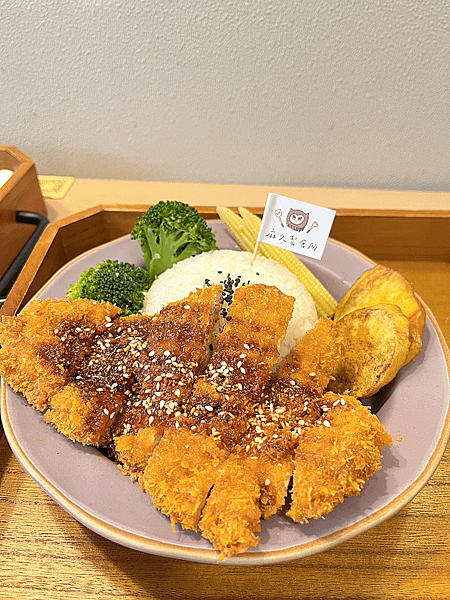 【桃園美食】中原平價小資百元出頭日式洋食|厚切豬排&炸蝦咖哩
