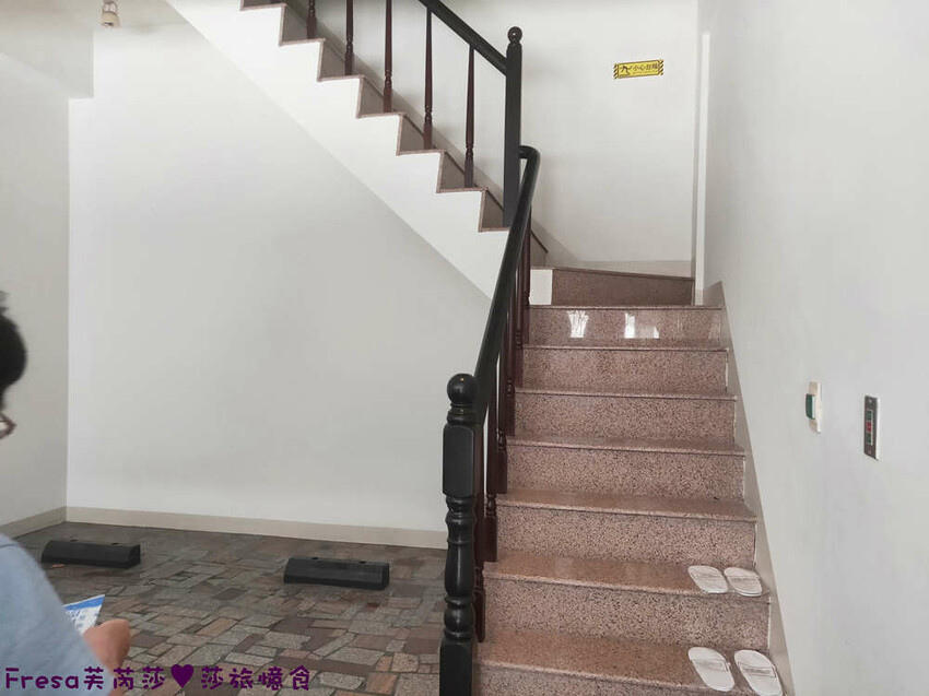 南投飯店【雅薇精品時尚旅館】親子最愛!獨立車庫超大房間新穎乾淨.玩南投住這間│名間交流道│紫南宮│南投住