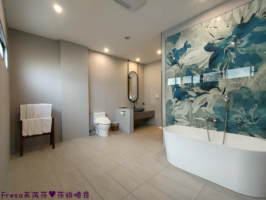 南投飯店【雅薇精品時尚旅館】親子最愛!獨立車庫超大房間新穎乾淨.玩南投住這間│名間交流道│紫南宮│南投住