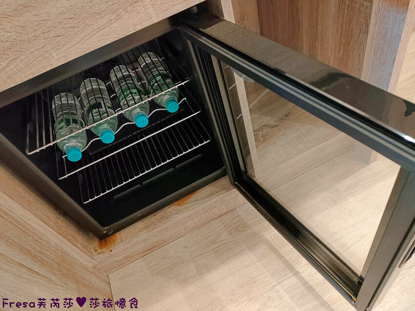 南投飯店【雅薇精品時尚旅館】親子最愛!獨立車庫超大房間新穎乾淨.玩南投住這間│名間交流道│紫南宮│南投住