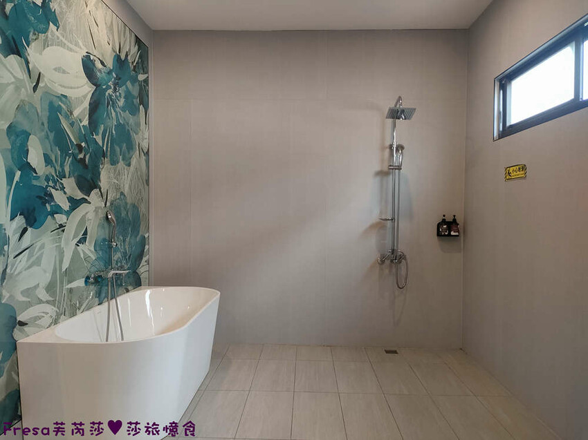 南投飯店【雅薇精品時尚旅館】親子最愛!獨立車庫超大房間新穎乾淨.玩南投住這間│名間交流道│紫南宮│南投住